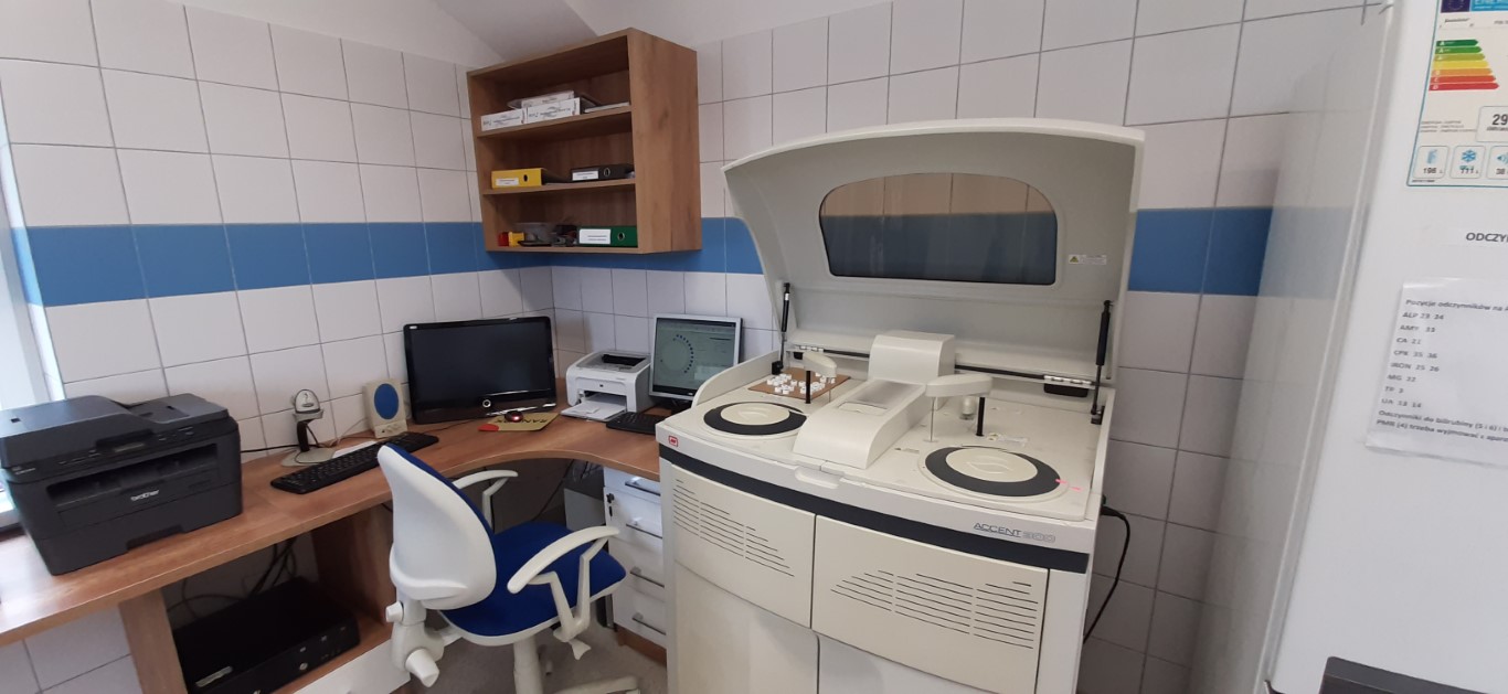 Laboratorium Szpitala w Ciborzu Analizator biochemiczny Accent 300